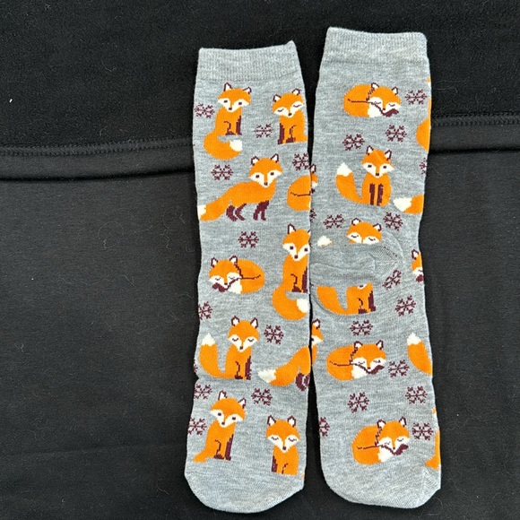 Women’s- Multi Colored- Animal Themed- Crew Socks - Picture 4 of 5